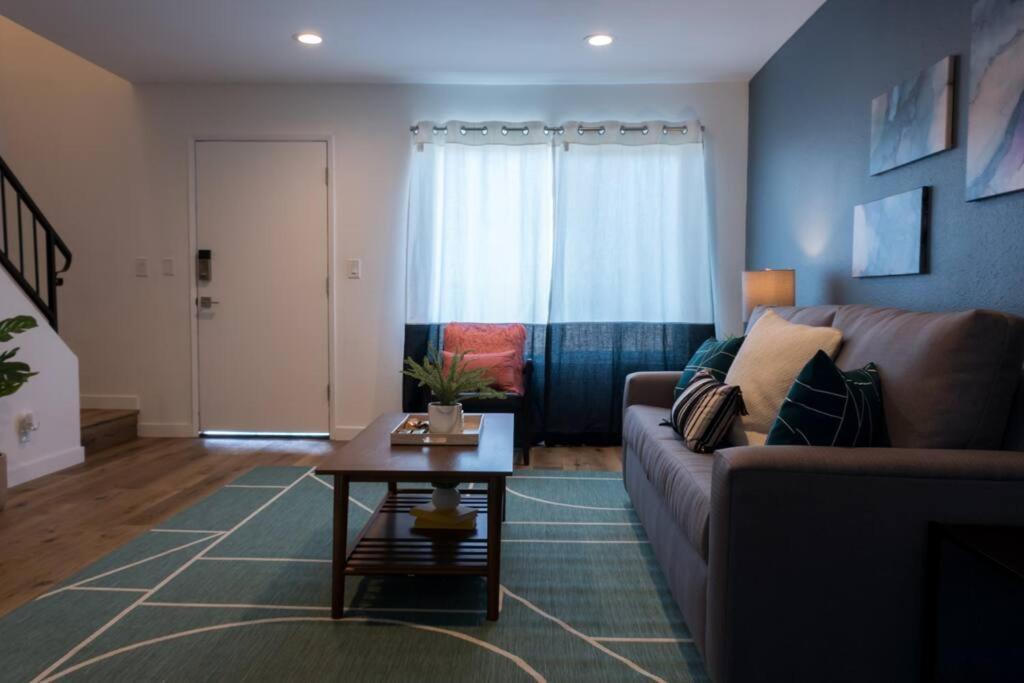 Stylish 2 Bed 1 And Half Bath Apartment Near Sofi Stadium, Lax, Forum إنغليووود، لوس أنجليس، كاليفورنيا المظهر الخارجي الصورة