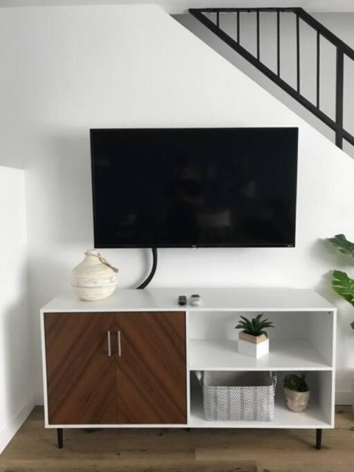 Stylish 2 Bed 1 And Half Bath Apartment Near Sofi Stadium, Lax, Forum إنغليووود، لوس أنجليس، كاليفورنيا المظهر الخارجي الصورة