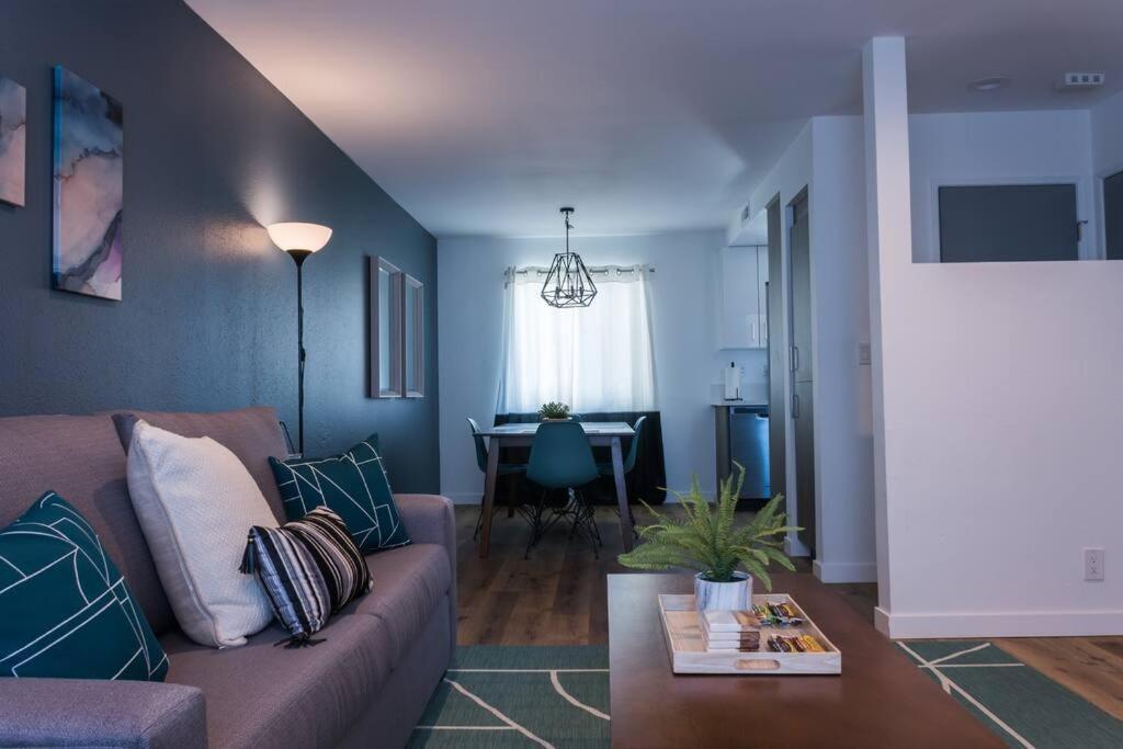 Stylish 2 Bed 1 And Half Bath Apartment Near Sofi Stadium, Lax, Forum إنغليووود، لوس أنجليس، كاليفورنيا المظهر الخارجي الصورة